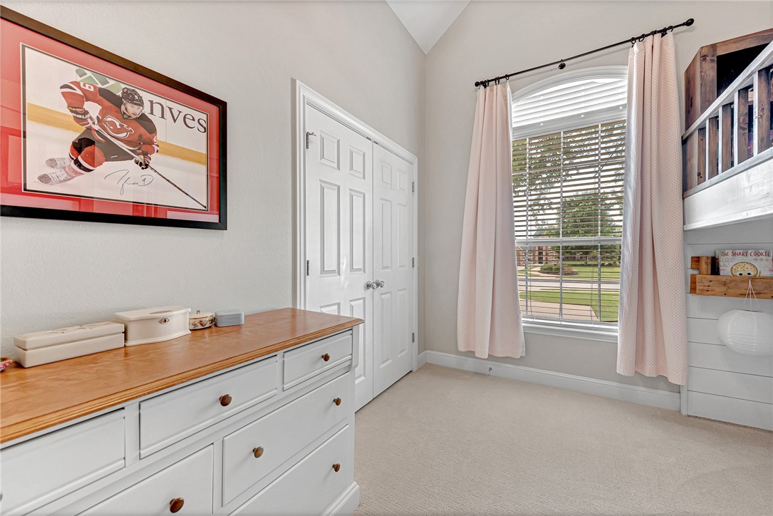 Shadow Valley Ph Vi Rogers - Residential