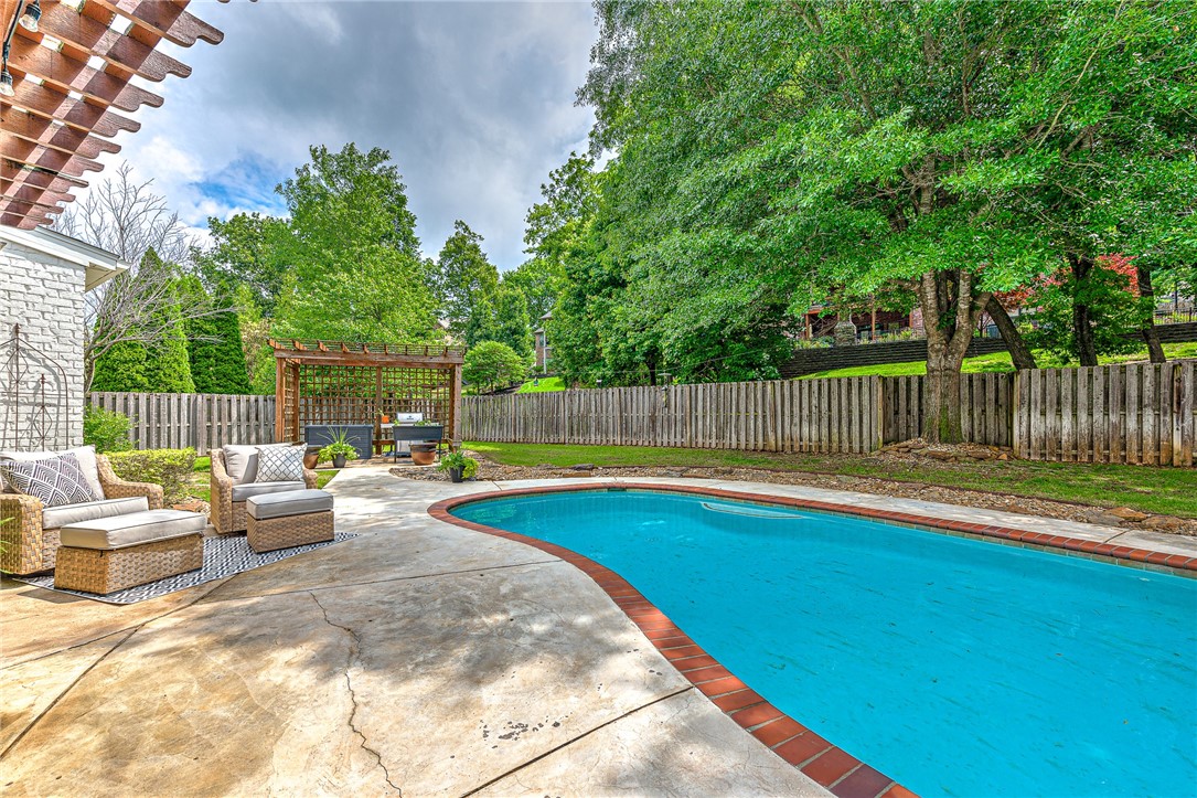 Shadow Valley Ph Vi Rogers - Residential