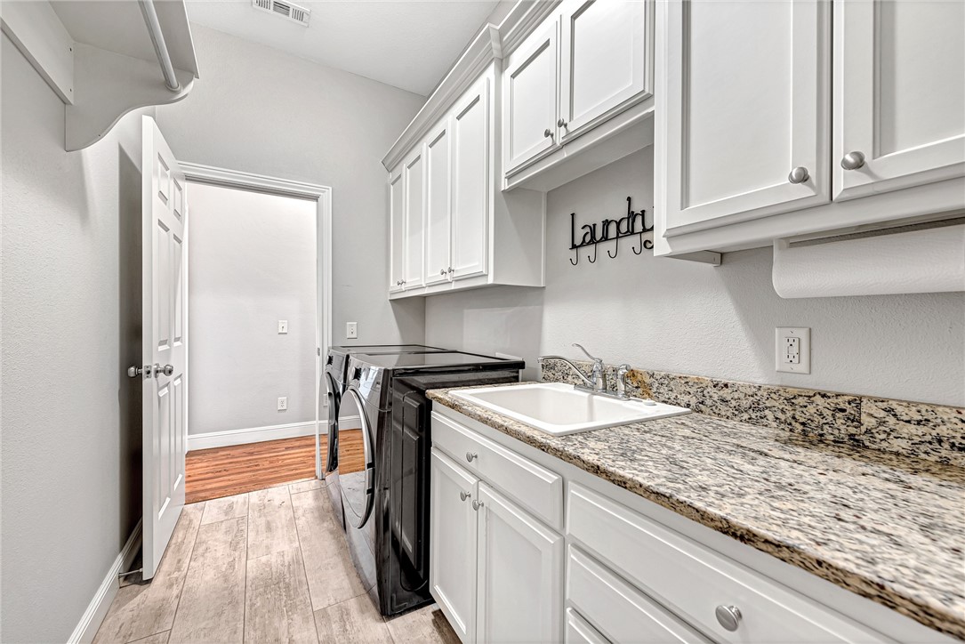 Shadow Valley Ph Vi Rogers - Residential