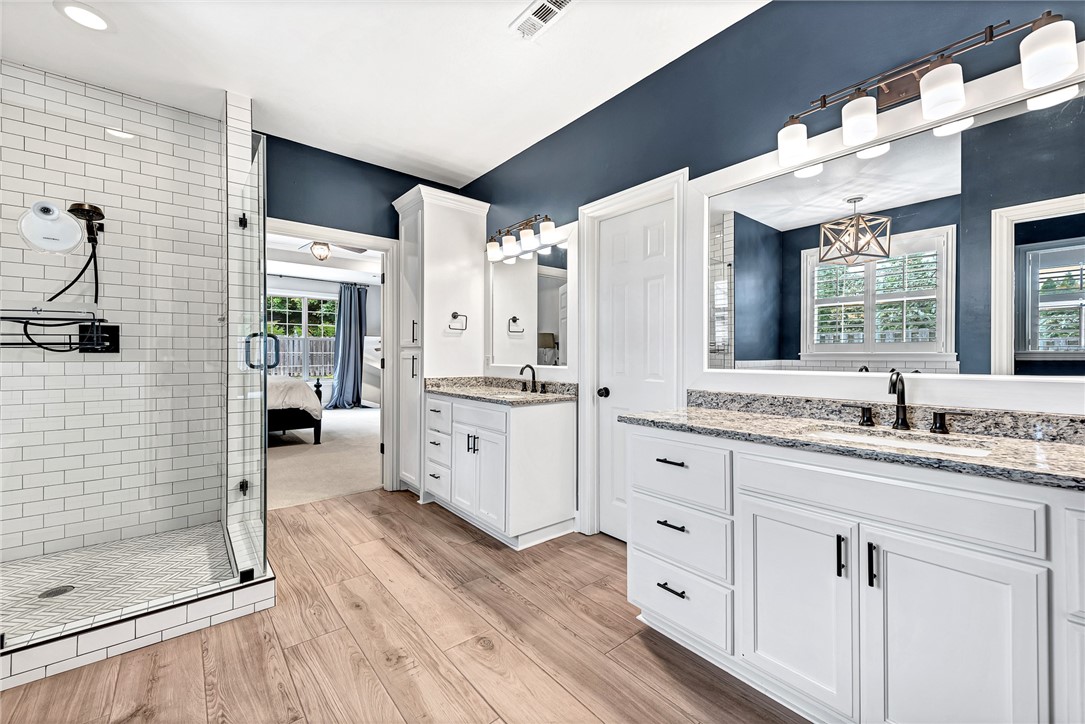 Shadow Valley Ph Vi Rogers - Residential