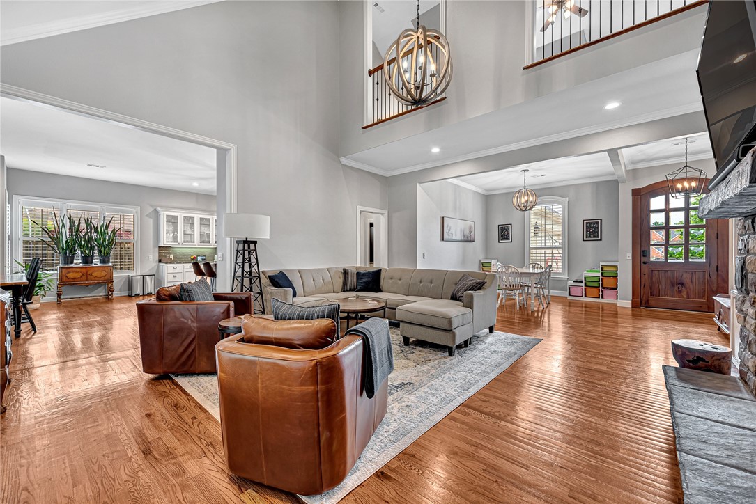 Shadow Valley Ph Vi Rogers - Residential