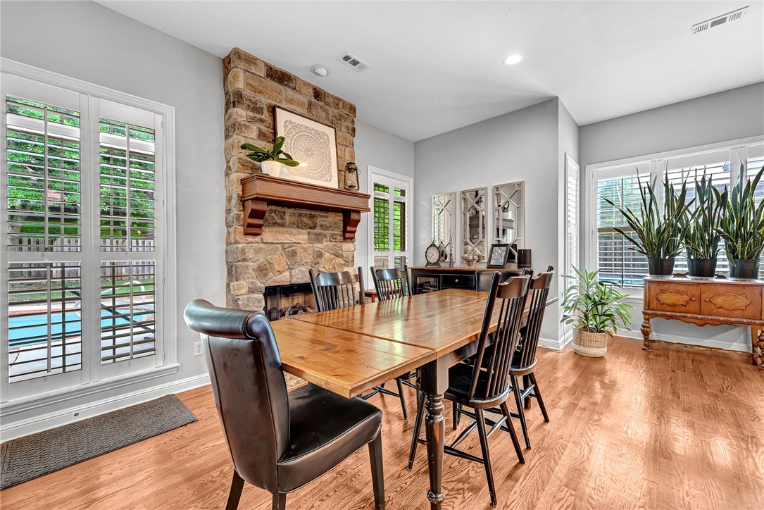 Shadow Valley Ph Vi Rogers - Residential