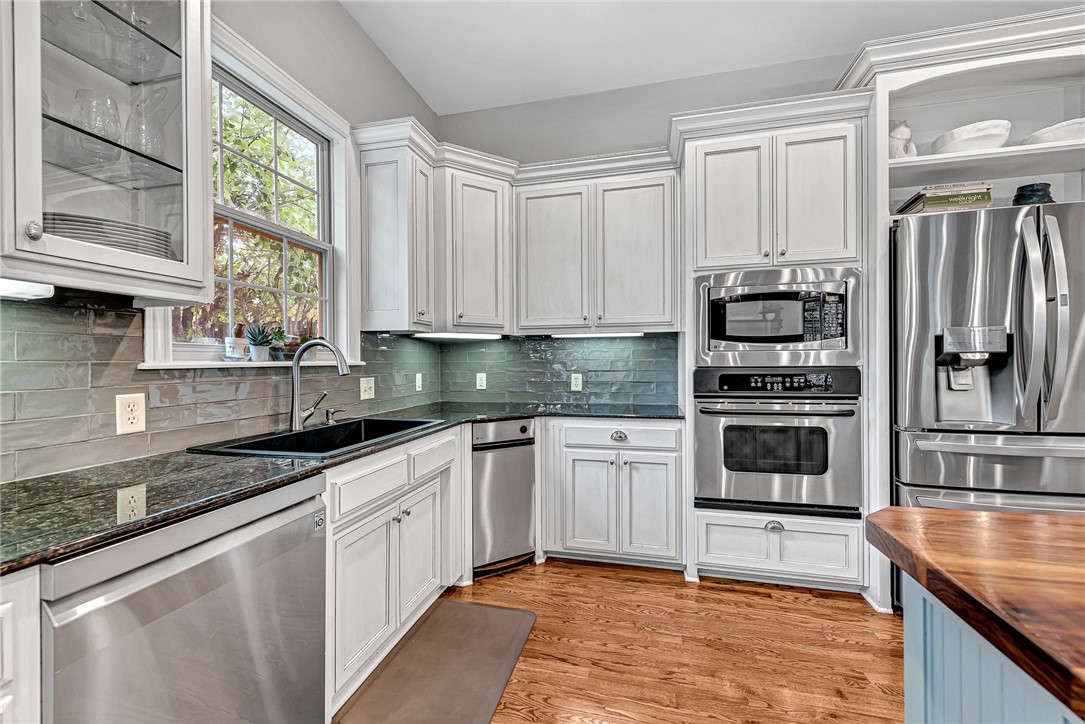 Shadow Valley Ph Vi Rogers - Residential