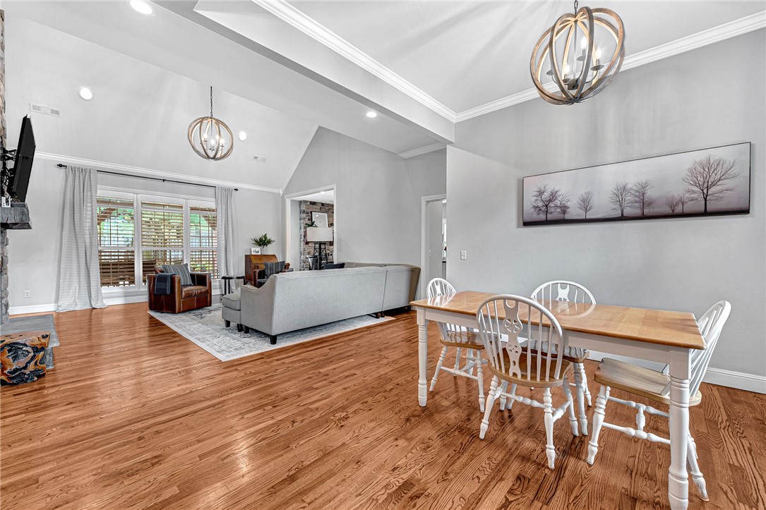 Shadow Valley Ph Vi Rogers - Residential