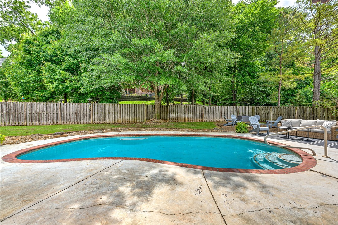 Shadow Valley Ph Vi Rogers - Residential