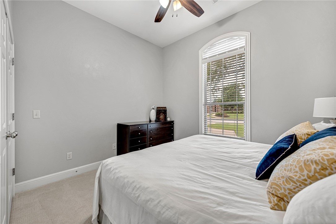 Shadow Valley Ph Vi Rogers - Residential