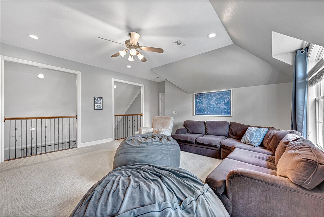 Shadow Valley Ph Vi Rogers - Residential