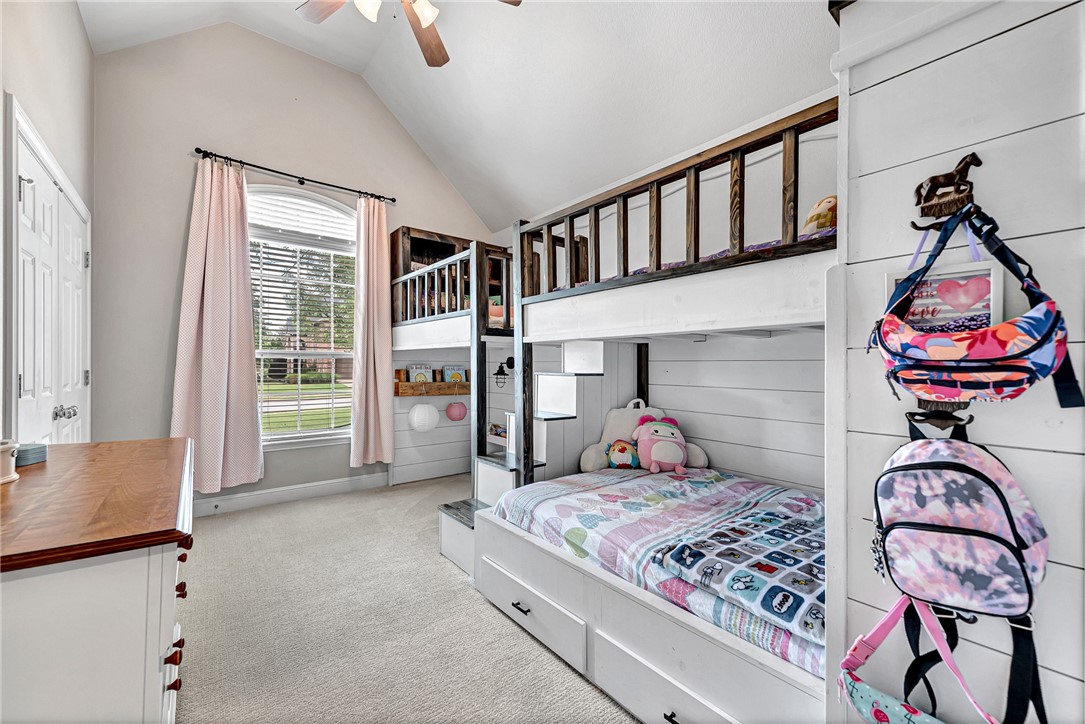 Shadow Valley Ph Vi Rogers - Residential