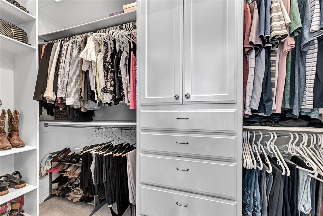 Shadow Valley Ph Vi Rogers - Residential