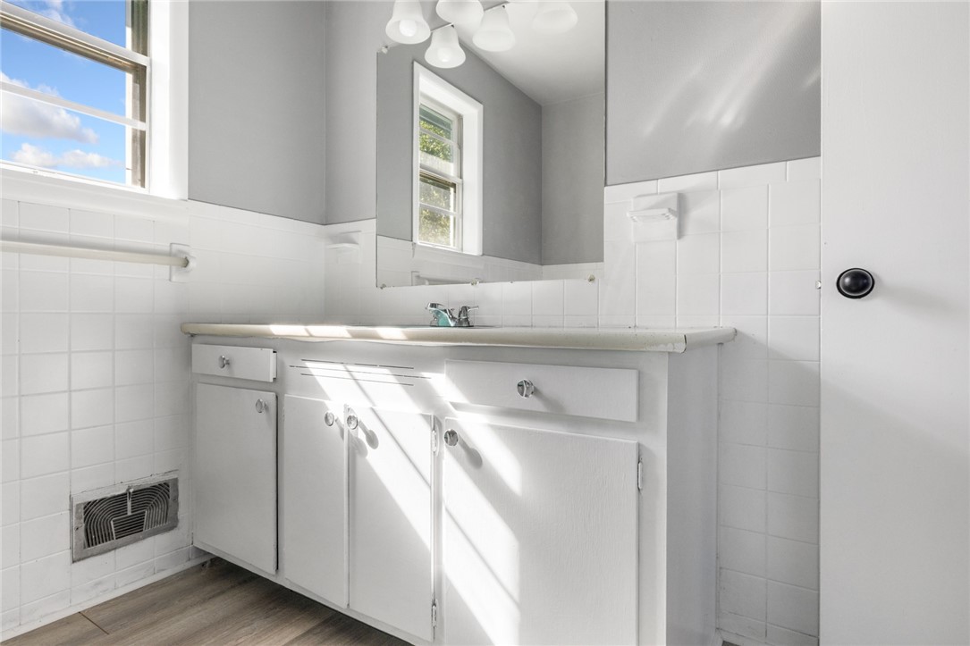 SS Strip/Carr - Residential