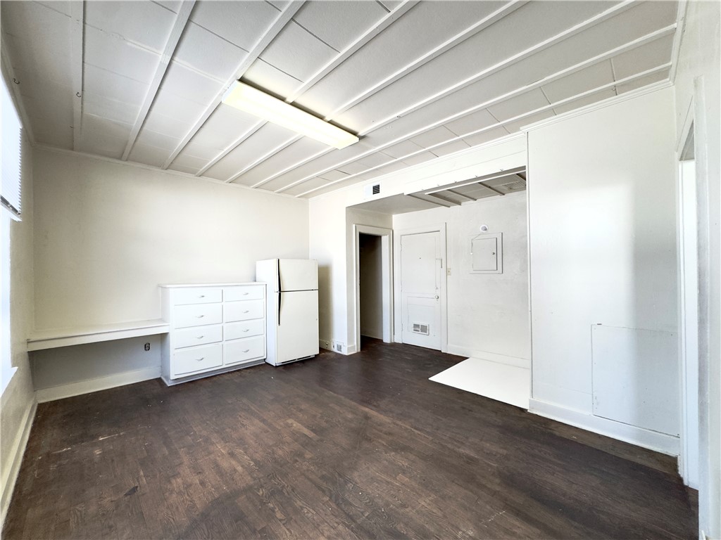 16-16-30 COUNTY COURT PLAT - Residential Lease