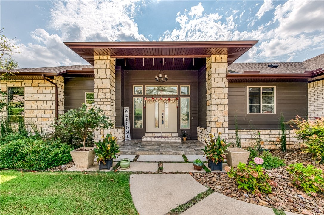 3408 NW Creekstone Cove