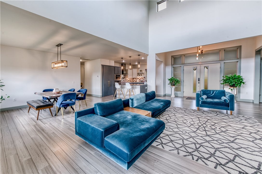 3408 NW Creekstone Cove