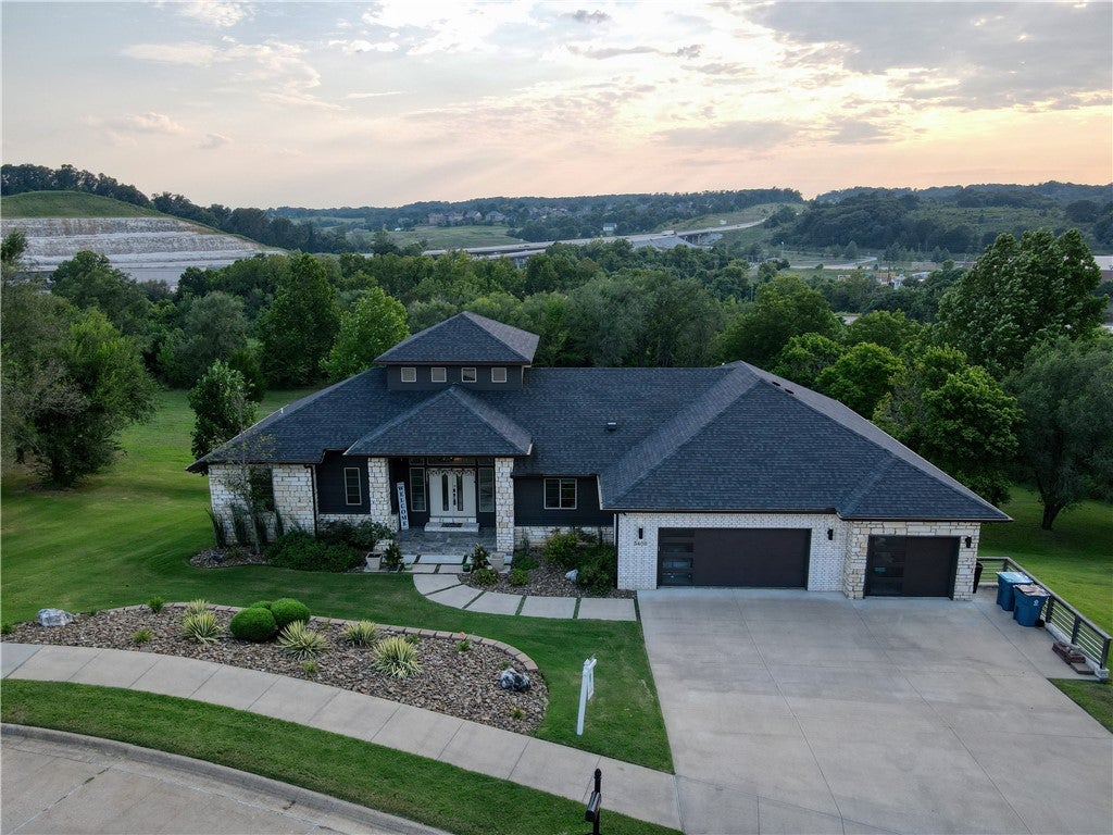 3408 NW Creekstone Cove
