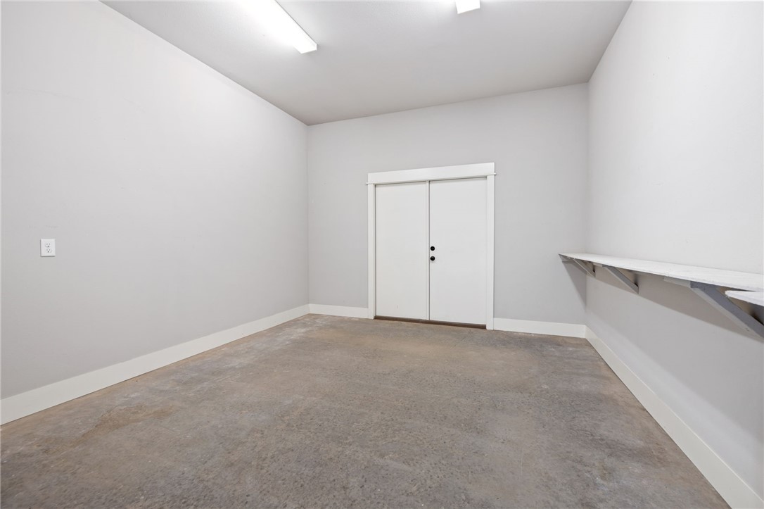 2-16-30 FAYETTEVILLE OUTLOTS - Residential