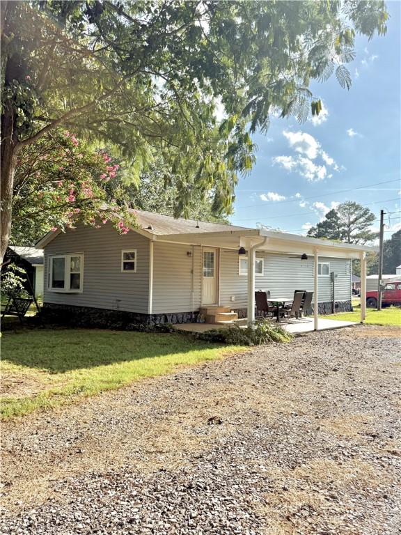 Lake house at Shoal Bay on Lake Dardanelle! Remodeled and Furnished(with acceptable offer)This 3 bedroom 2 bath doublewide is waiting on you. Relax and watch the sunset on the covered porch with Ceiling Fans. Also comes with a Detached Garage/Storage. If you have always wanted a lake house, don't miss this one! Low traffic dead end road. List Agent is related to Seller. Ask about possible Boat Dock rental space!