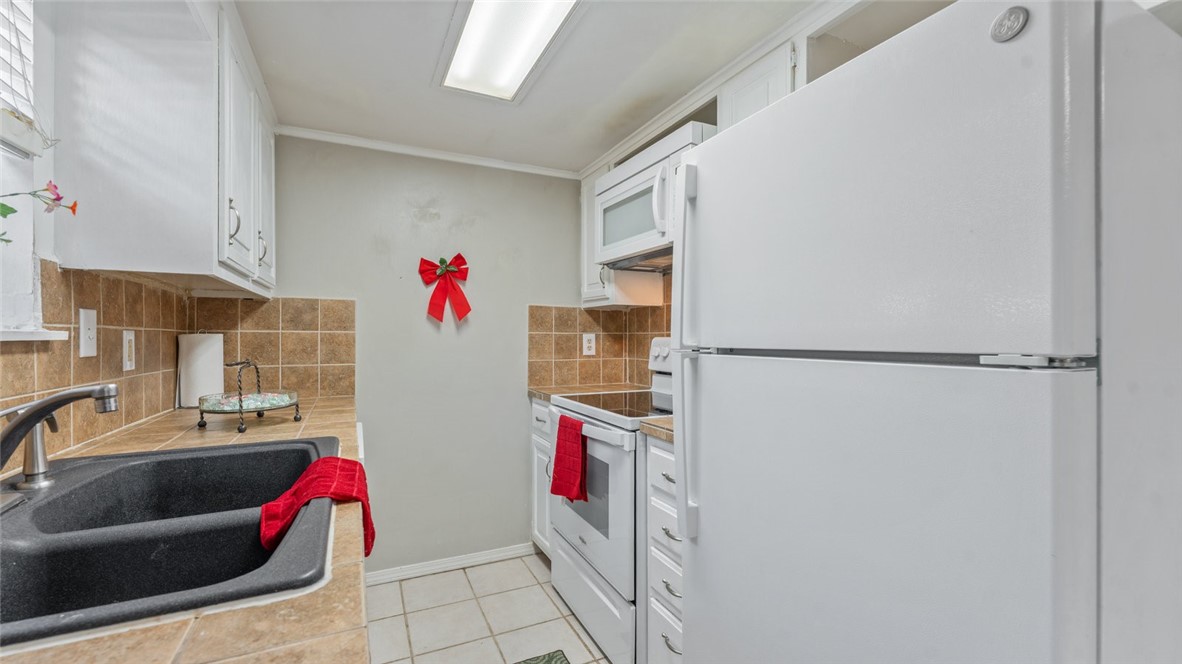 Oak Tree Condos - Residential