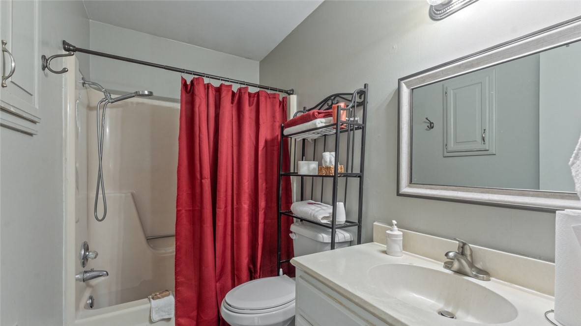 Oak Tree Condos - Residential