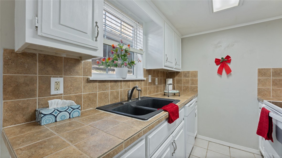 Oak Tree Condos - Residential