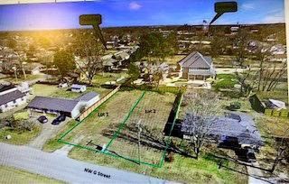 Large Bentonville Downtown Residential Building Lot. Lot is 4 Blocks easy walking distance to the Bentonville Square. Near Bogel Park in a New Redeveloping Area. Zoned DN-1 for Single Family Home. All Utilities Present. Build your Dream Home and Live in the Most Active Community in Northwest Arkansas. New Businesses are Opening at a rapid pace. Dining, Shopping, Schools, Hospital are still the Best in the State. Access easement to rear of Lot allows for rear garages, attached or detached. (3 car). Lots are 51x147' each.