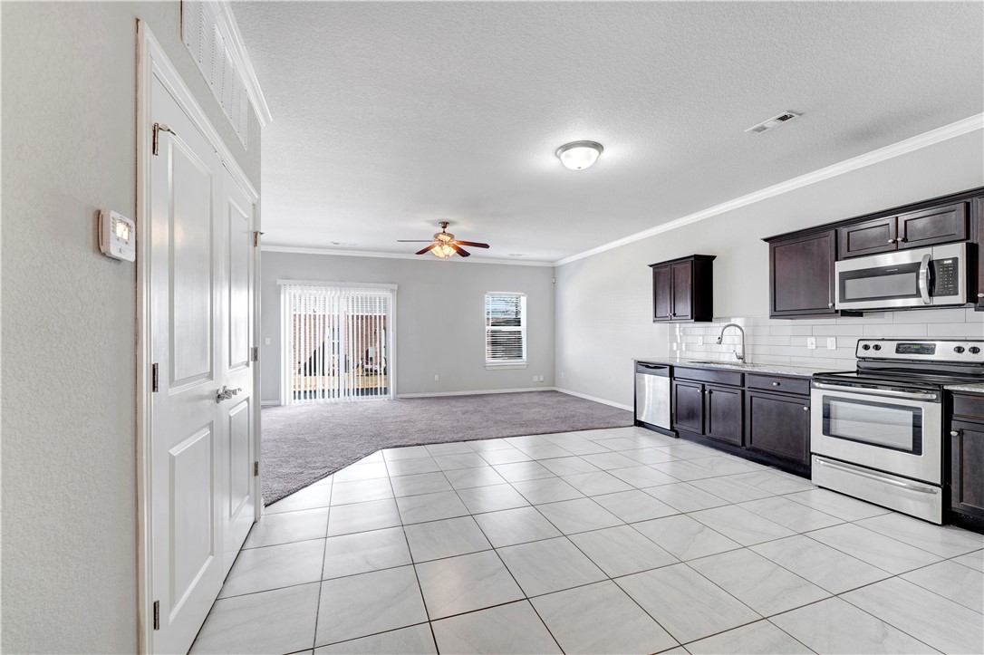 Shadowbrooke At The Peaks l Hpr Rogers - Residential Income