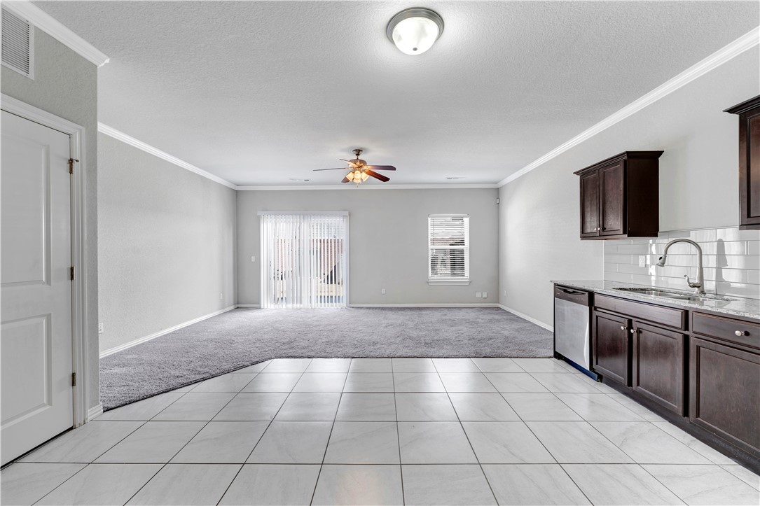 Shadowbrooke At The Peaks l Hpr Rogers - Residential Income