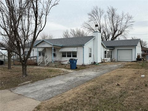 Photo of 1407/1413 Rex Avenue, Joplin, MO 64801 (MLS # 1336008)
