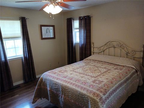 Single Family Residence in Eureka Springs AR 941 County Road 305 20.jpg