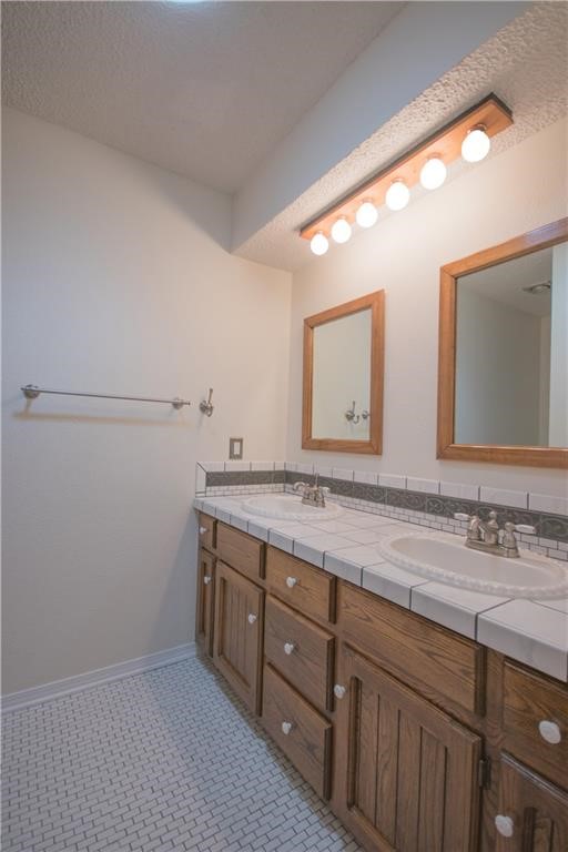 Rural Oaks Sub Rogers - Residential Lease