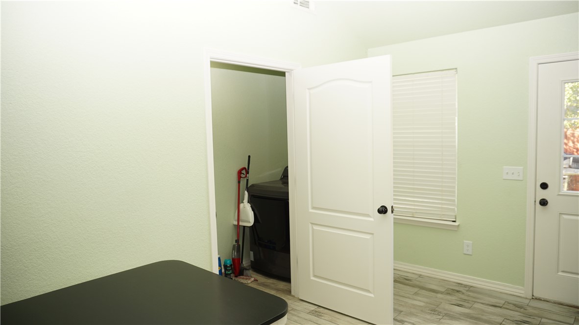 Dixieland Village 1st Add Rogers - Residential