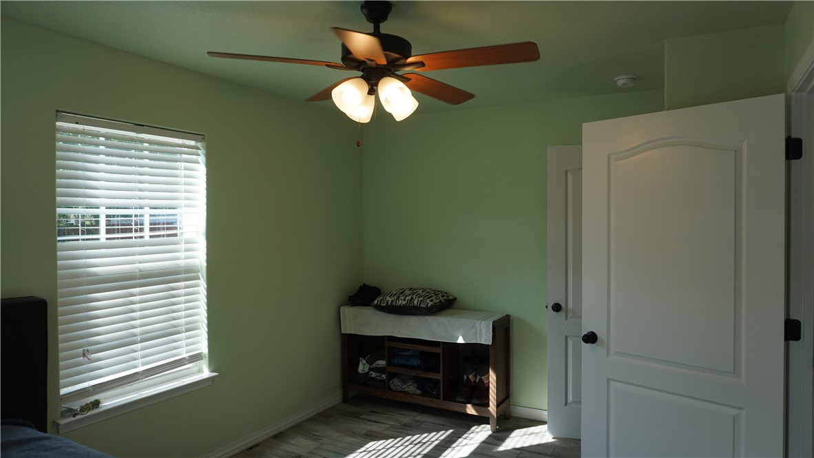 Dixieland Village 1st Add Rogers - Residential