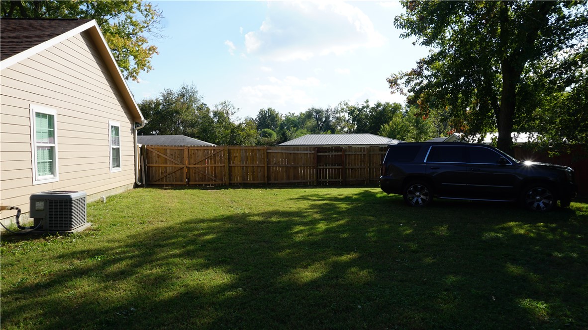 Dixieland Village 1st Add Rogers - Residential