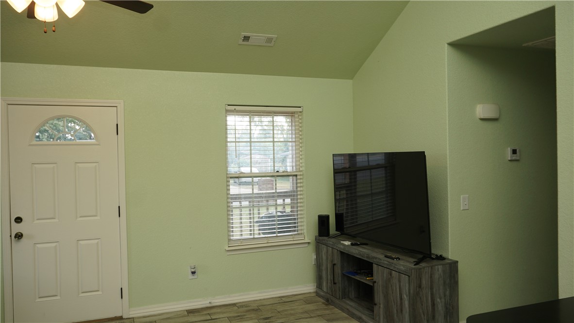 Dixieland Village 1st Add Rogers - Residential