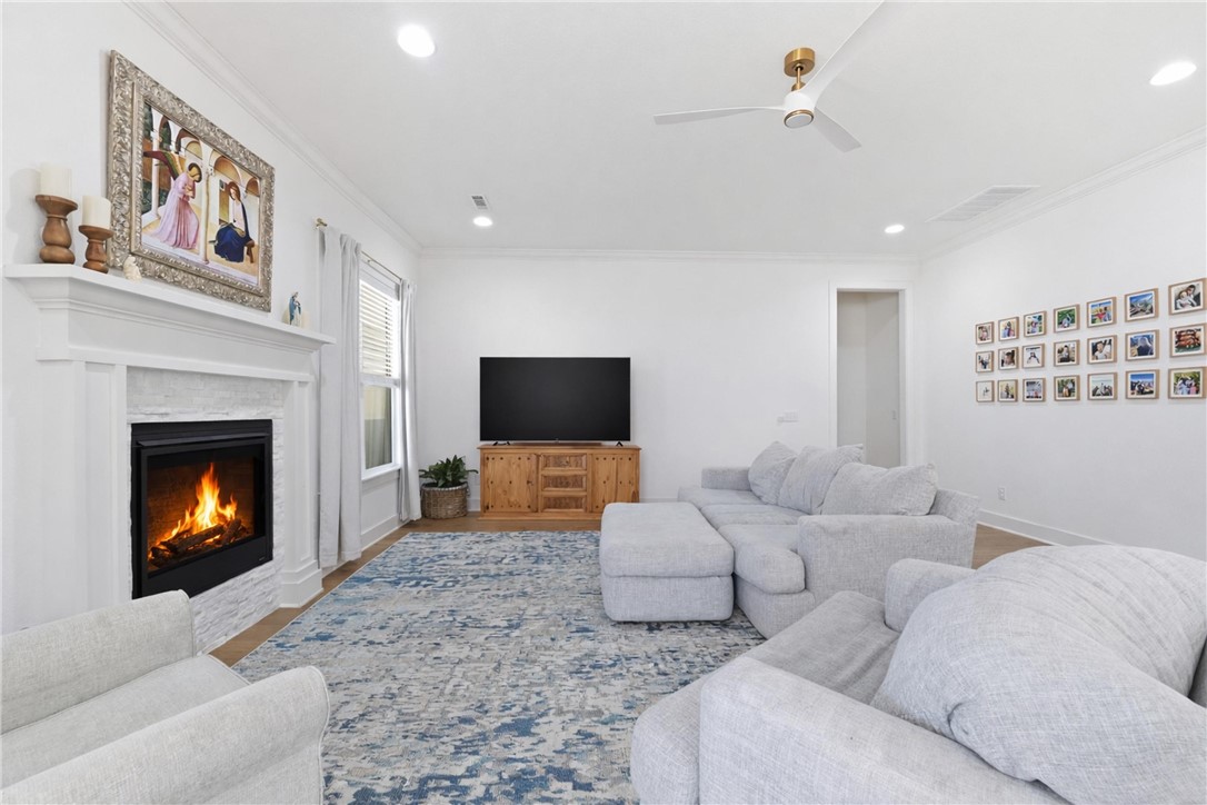 Crescent View - Residential