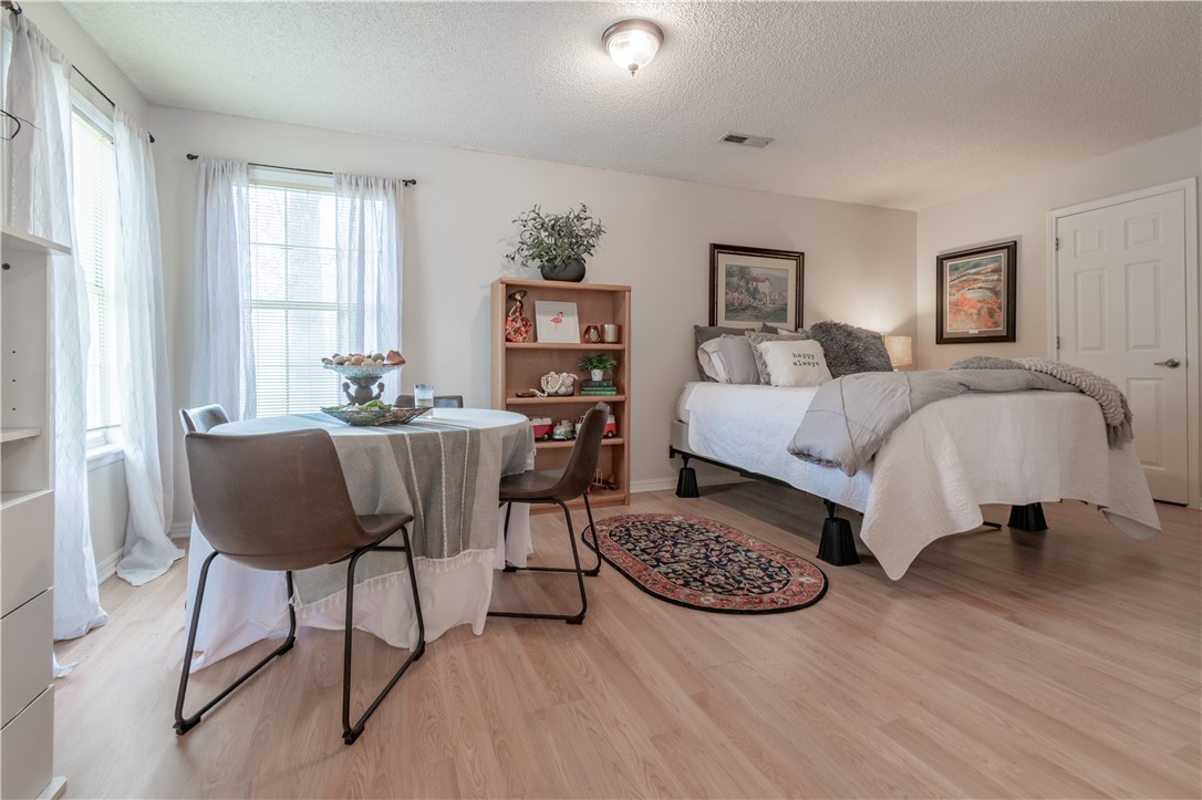 East Oaks - Residential