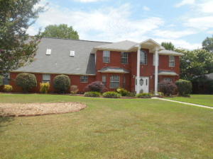 4 BR, 3.5 BA TRADITIONAL BRICK HOME. COVERED FRONT PORCH, FOYER, FAMILY RM, DINING RM, KITCHEN, BREAKFAST NOOK, STUDY, UTILITY RM, 1 BR & 1.5 BA ON 1ST FL. 3 BR, 2 BA, REC RM ON 2ND FL. OPEN PATIO, FIREPLACE, JACCUZI, 2-CAR GARAGE, LANDSCAPED LOT. 4 BR, 3.5 BA TRADITIONAL BRICK HOME. COVERED FRONT PORCH, FOYER, FAMILY RM, DINING RM, KITCHEN, BREAKFAST NOOK, STUDY, UTILITY RM, 1 BR & 1.5 BA ON