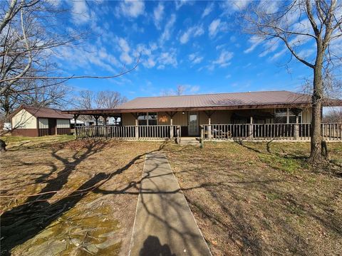 Photo of 12566 E 500 Road, Colcord, OK 74338 (MLS # 1336817)