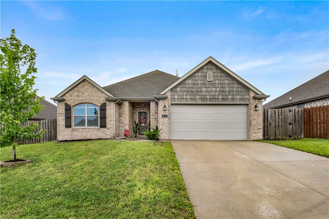 Charming 3 bed, 2 bath brick home in Centerton! This well-maintained Riverwood home features a living area with a cozy gas fireplace and elegant crown molding in the living and primary suite. Enjoy cooking in the kitchen with granite countertops, stainless steel appliances, and ample cabinet space. Step outside to a covered patio overlooking a large, fully fenced backyardāperfect for pets, play, or entertaining. Located within walking distance to the high school and close to everything you need, including schools, stores, parks, and more. Donāt miss this high-quality, move-in ready home!