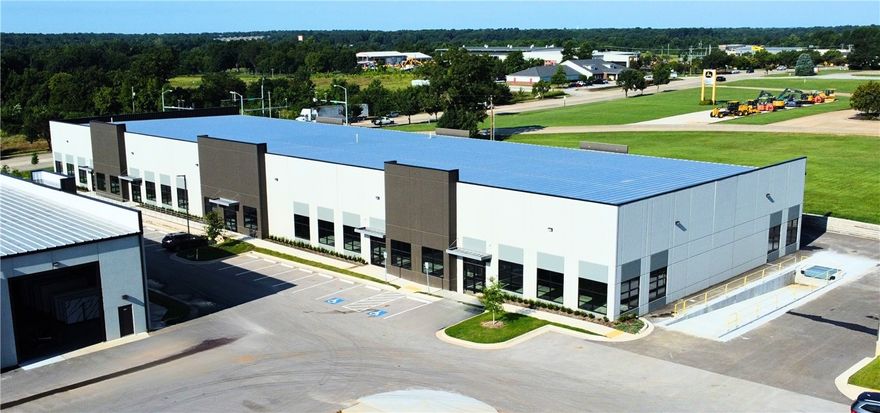Available Space: 7,500 - 30,000 SF
Asking Rent: $14.00 PSF
Rent Type: NNN
Roll-Up Doors: 5 (12' x 10')
Clear Height: 23'
Building Dimensions: 299'8" x 100'1"
Dock: 1
Year Built: 2023
Parking: 22 spaces
Sprinklers: Yes
Property Highlights
Location: 0.4-mile drive to Interstate-49
Office Build-Out: Building will be delivered with ±1,007 SF turnkey office space
Additional Information
Entire 30,000 SF building available
Turnkey ±1,007 SF office build-out addition
To be completed by May/June 2025
Building will be delivered with the pictured improvements