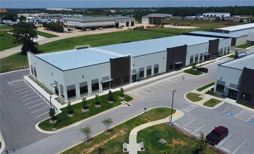 Available: 7,840 sf.
Asking rent: $15.50 psf | nnn.
Roll-up doors: 1 (12' x 10').
Clear height: 23'.
Community dock: 1.
Year built: 2023.
Parking: 22 spaces.
Sprinklers: yes.

Site Highlights.
±7,840 sf of flex space with a ±1,007 sf turnkey office build-out delivering soon.
Features include 23’ clear height, 12’x10’ roll-up door, and 1 community dock.
Prime location just 0.4 miles from i-49.