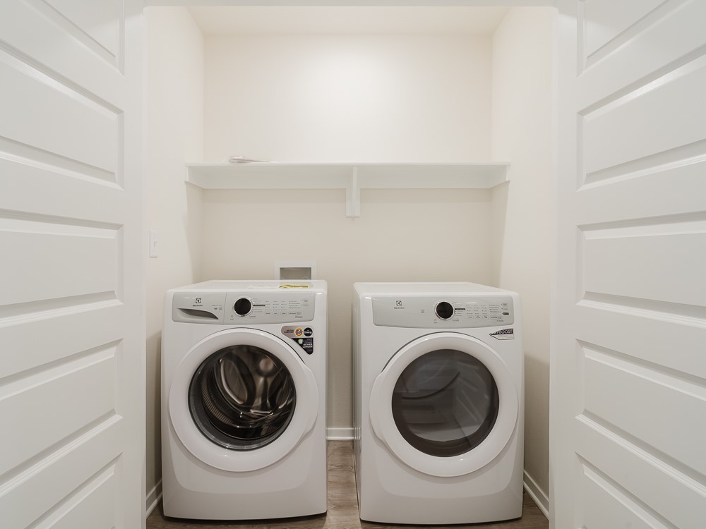 WOODWARD PARK - Residential Lease