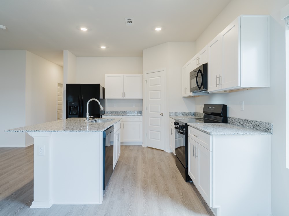WOODWARD PARK - Residential Lease