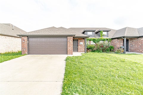 Photo of 926 Kensington Drive, Centerton, AR 72719 (MLS # 1362860)