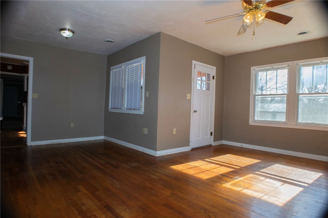 Parks Acreage Gentry - Residential