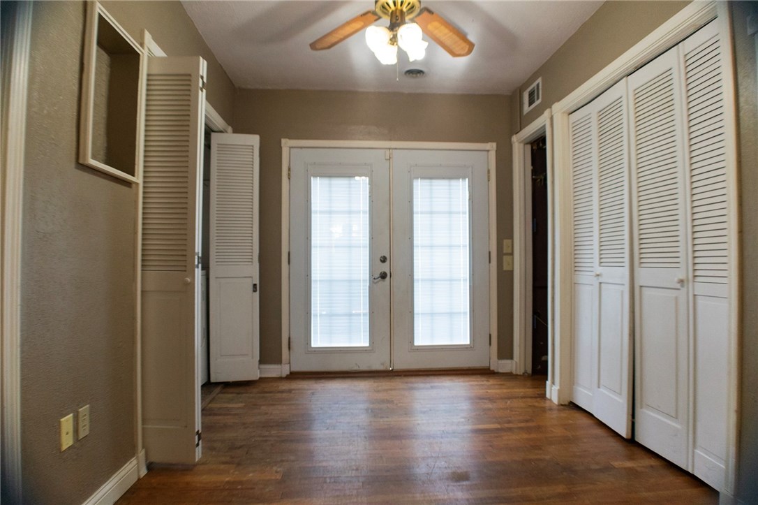 Parks Acreage Gentry - Residential