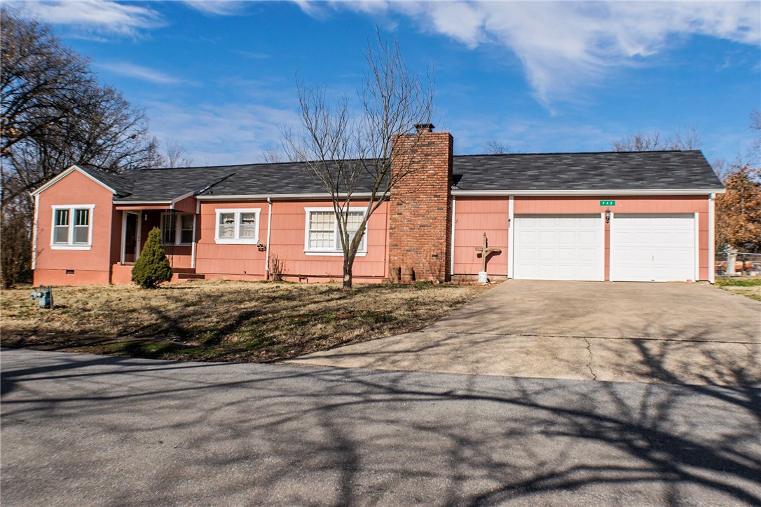 Parks Acreage Gentry - Residential