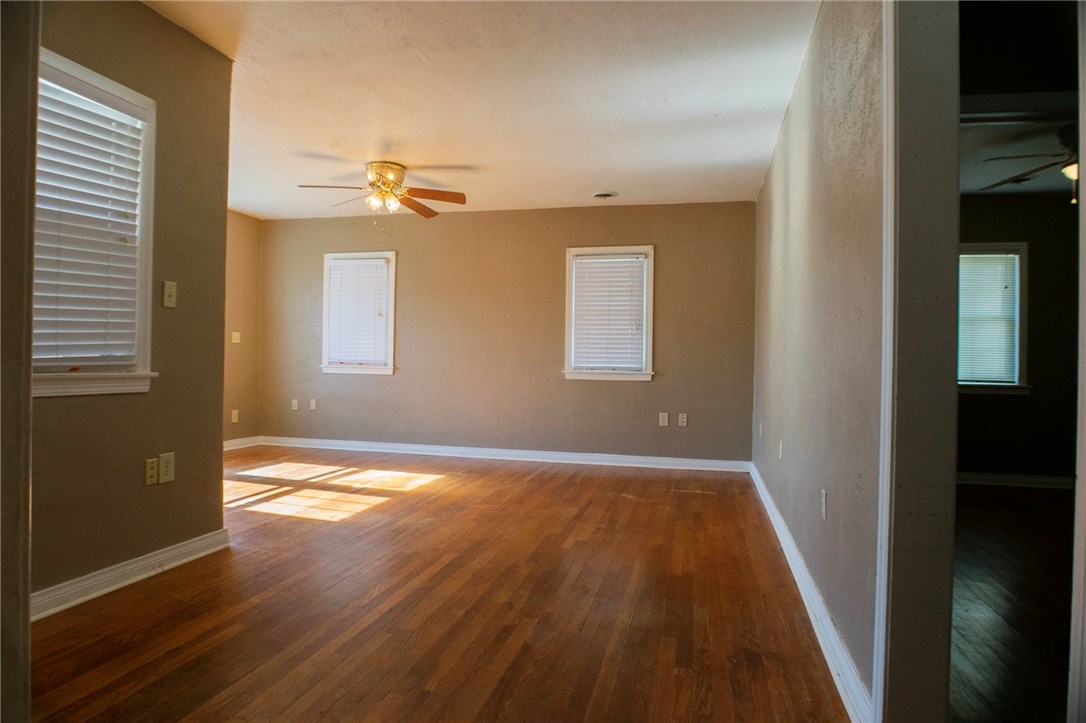 Parks Acreage Gentry - Residential