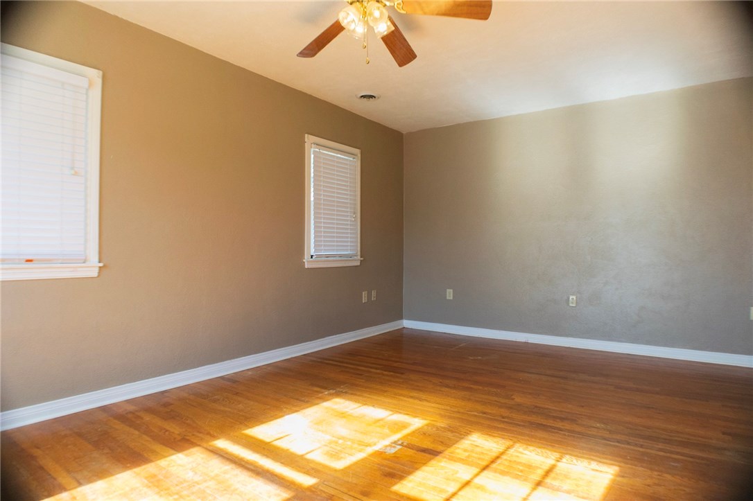 Parks Acreage Gentry - Residential