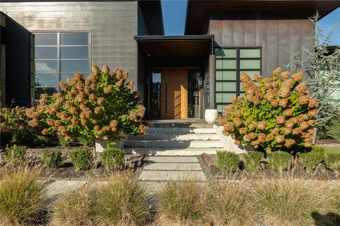 4631 E Bridgewater Lane