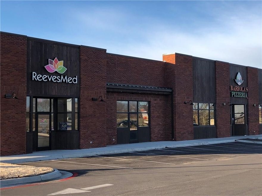 Great retail strip center in Centerton. Currently 50% occupied with a restaurant and retail business. Huge upside potential with 50% of the space unoccupied with the ability to subdivide. Unoccupied space was previously a restaurant tenant.